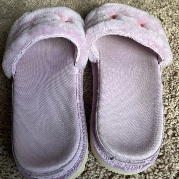 SOLD ON CROSSPOST UGG Laton Fluffy Flatform logo slides - Picture 14 of 14